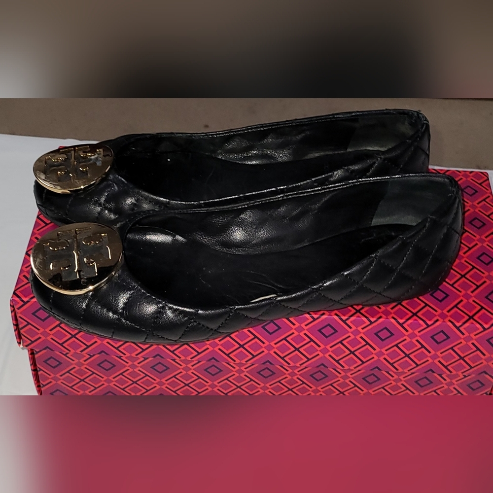 Tory Burch Designer Quilted Quinn Black Gold Flats Size 7